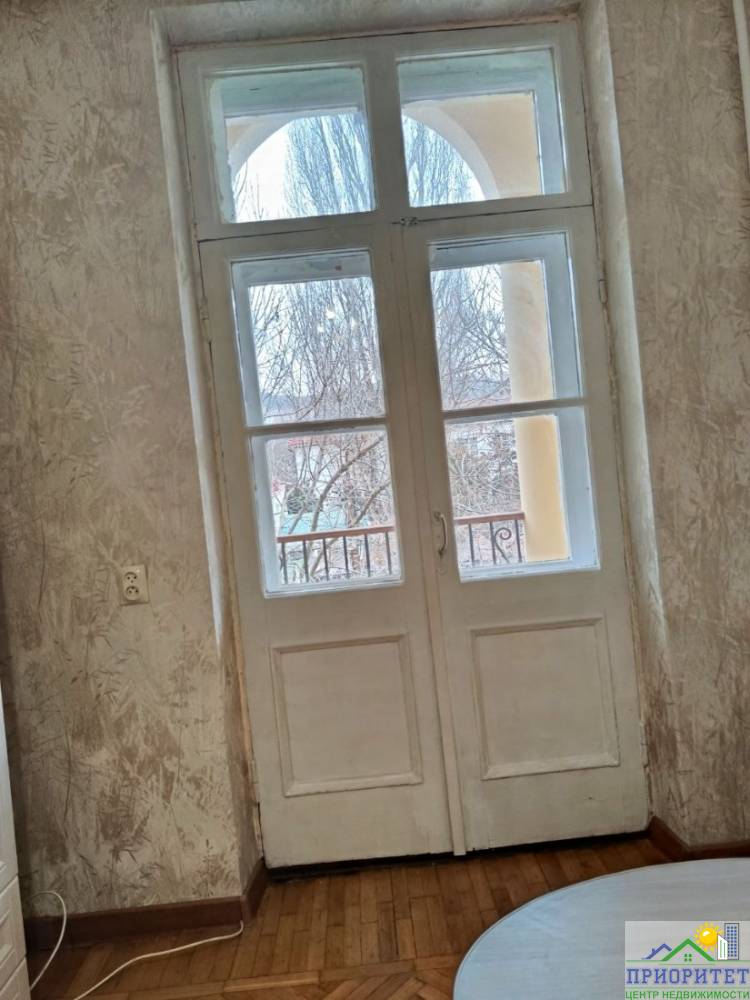 photo_5273982598839473064_y