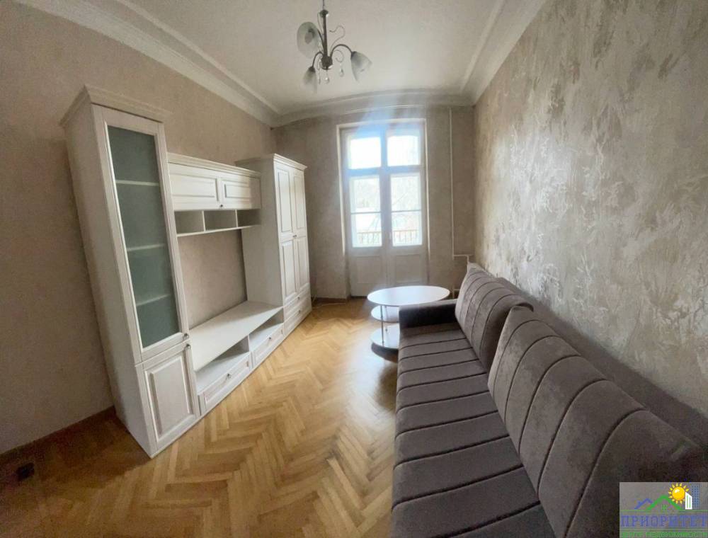 photo_5850576452179397838_y