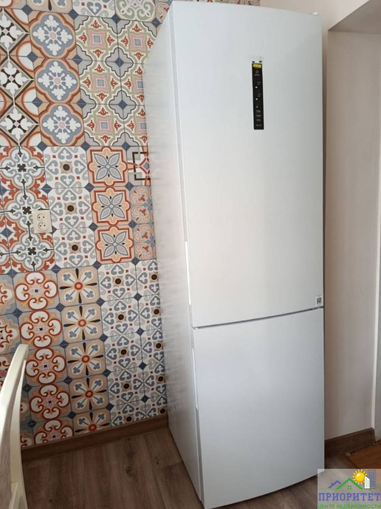 photo_5273982598839473062_y