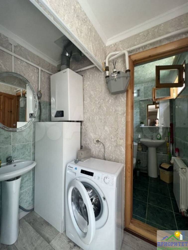 photo_5278559839976102060_y