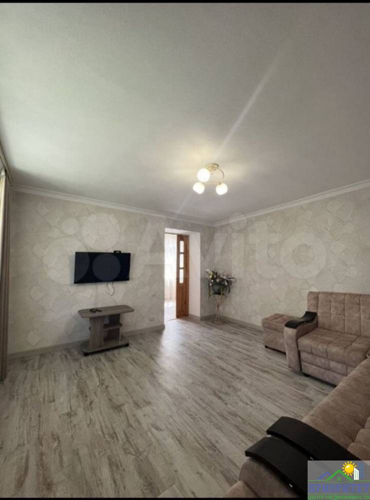 photo_5278559839976102058_y