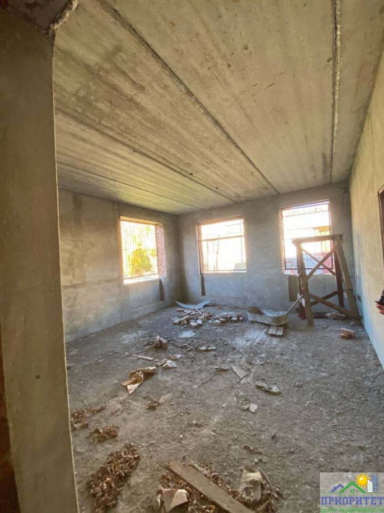 photo_5285490289399240174_y