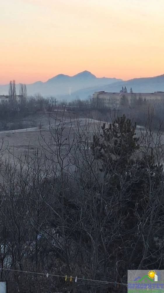 photo_5285490289399240265_y