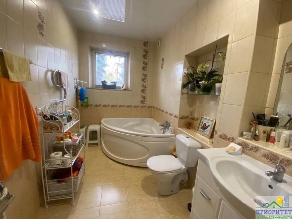 photo_5296467006037104052_y