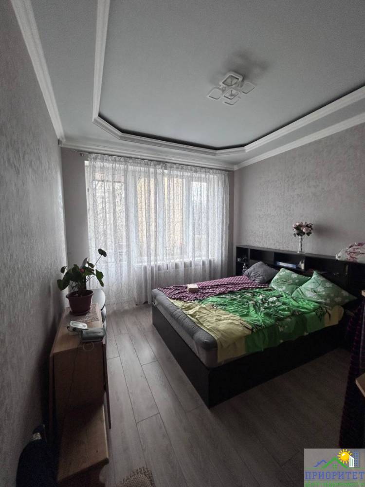 photo_5285342787337393213_y