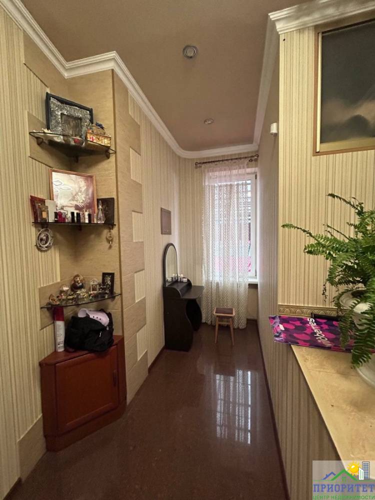 photo_5285342787337393218_y