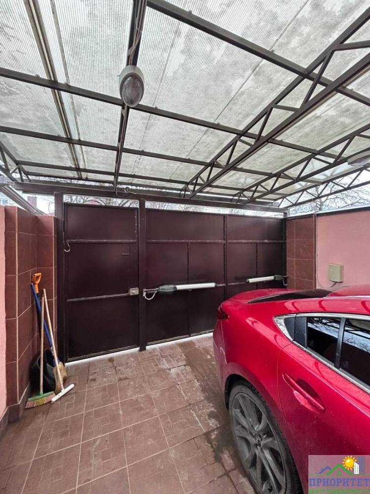 photo_5285342787337393221_y