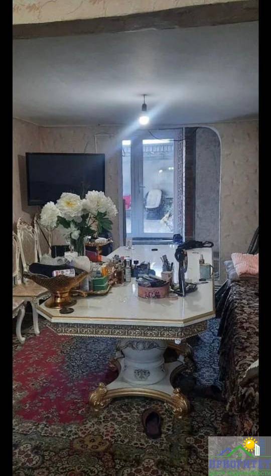 photo_5278523955524343927_y