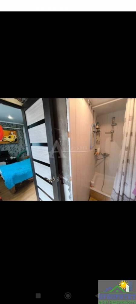 photo_5298708755627316502_y