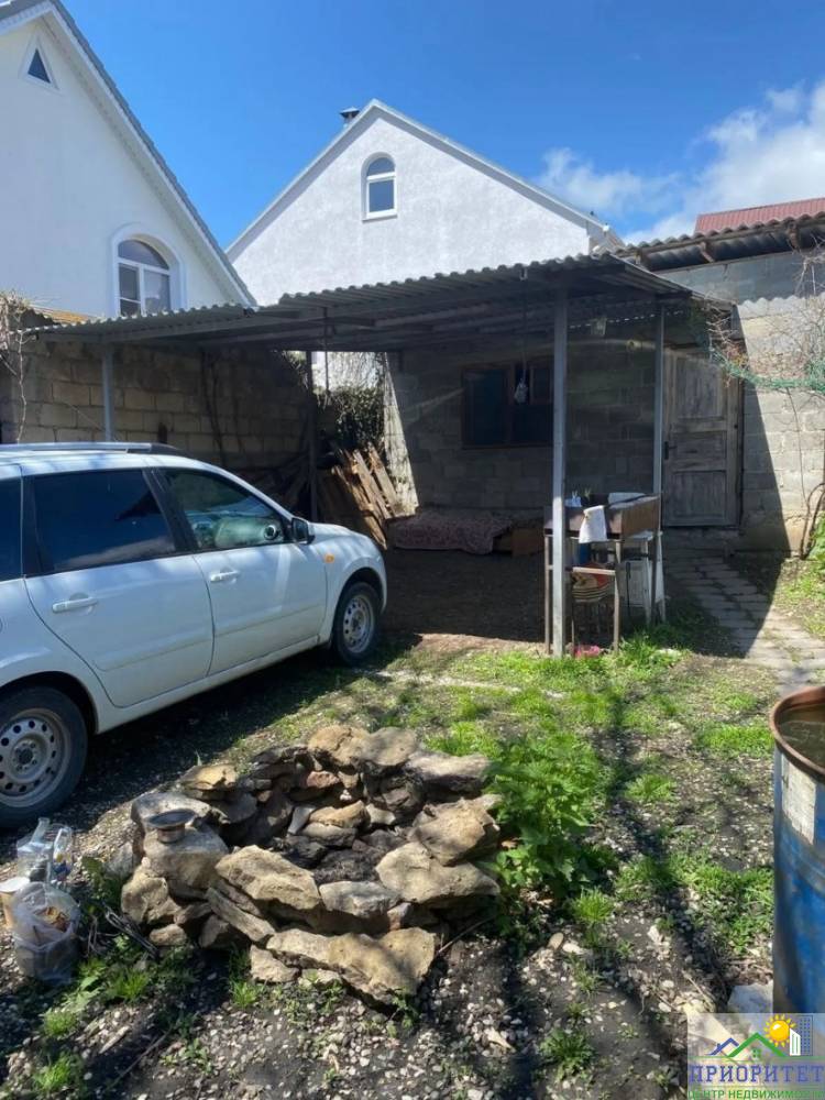 photo_5298718805850790110_y