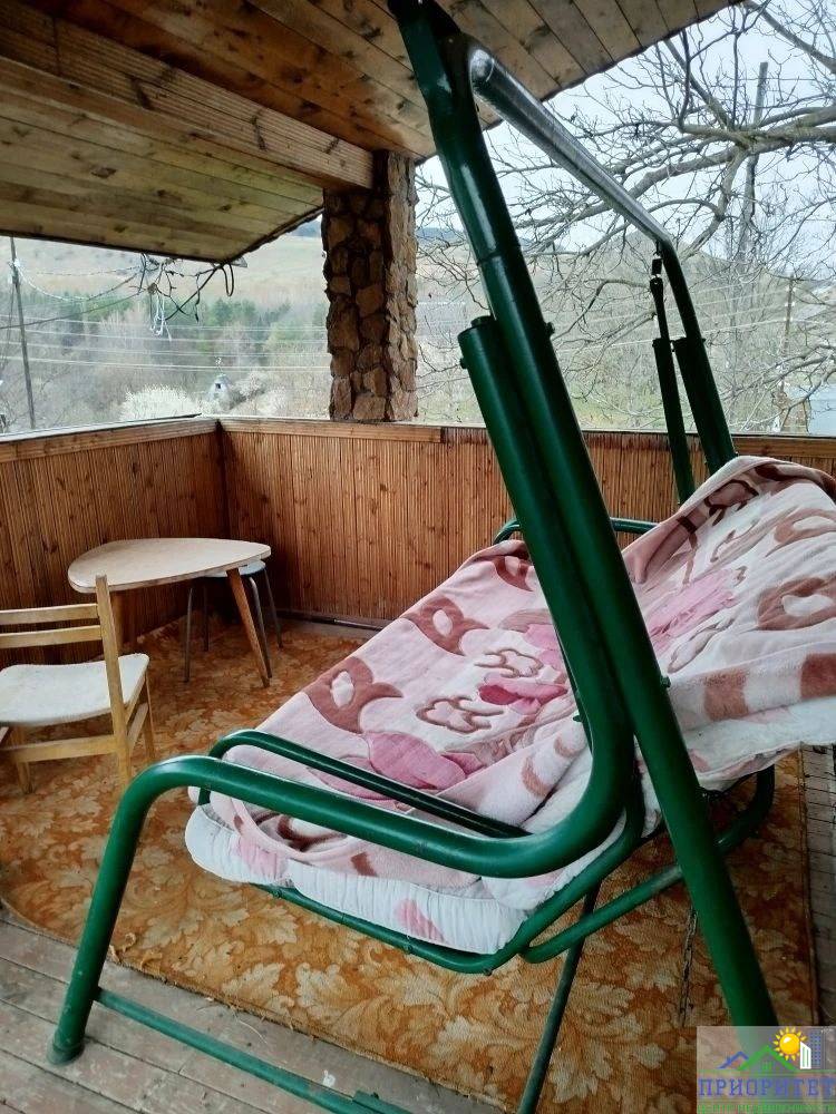 photo_5298718805850790121_y