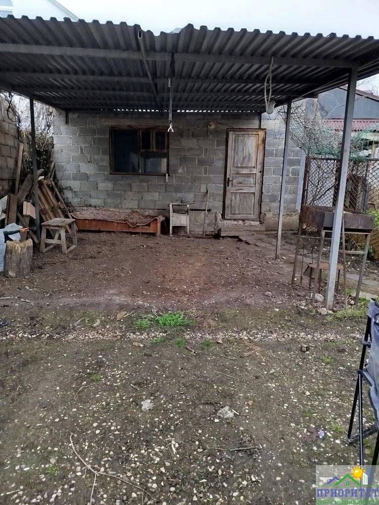 photo_5298718805850790118_y