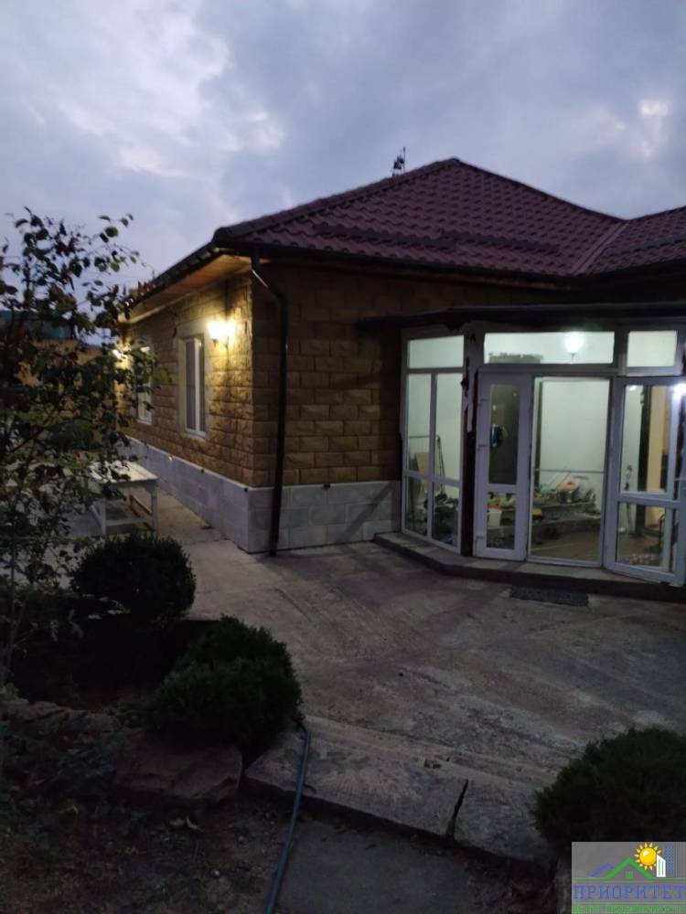 photo_5300941498671109780_y