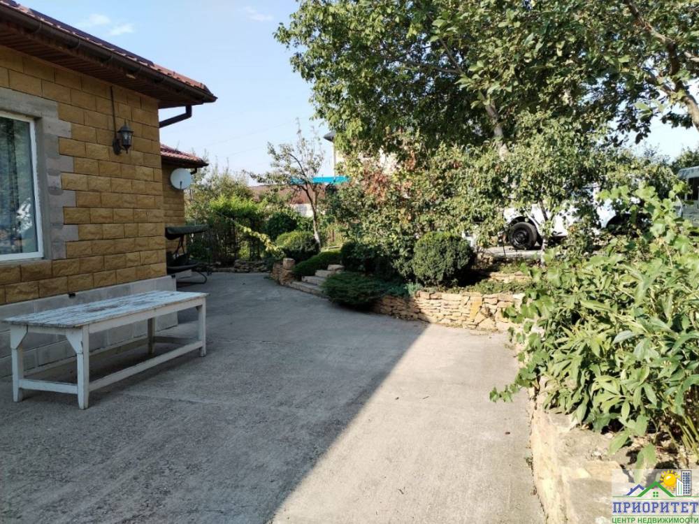 photo_5300941498671109785_y