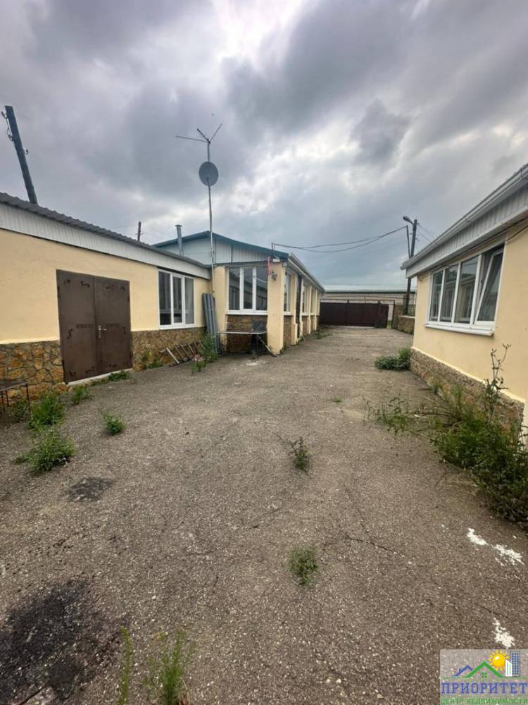 photo_5303312715755493077_y