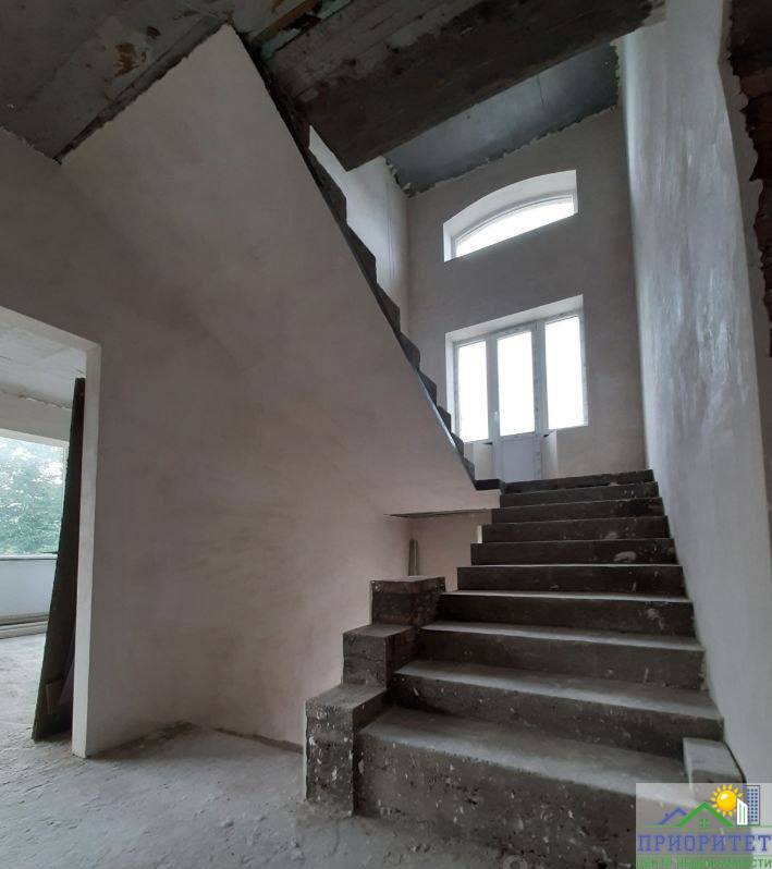 photo_5316993797205988375_x