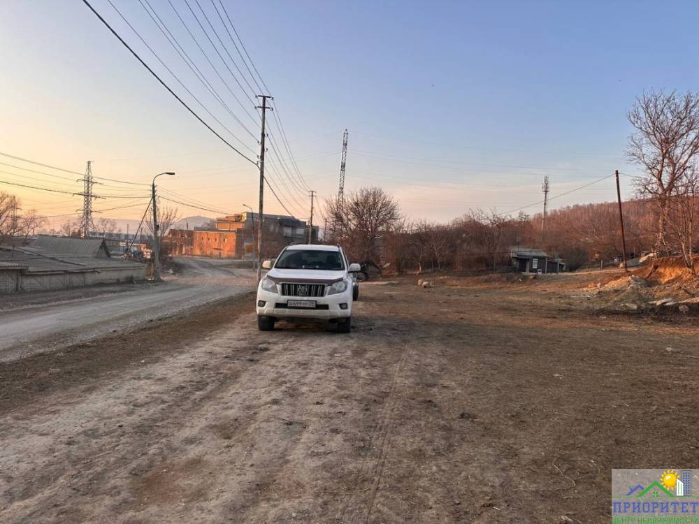 photo_5321464248275768478_y