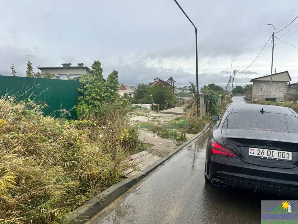 photo_5343745679613957743_y