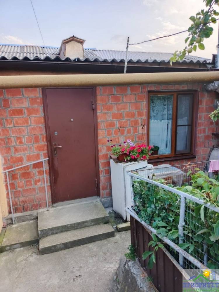 photo_5345775232049943589_y