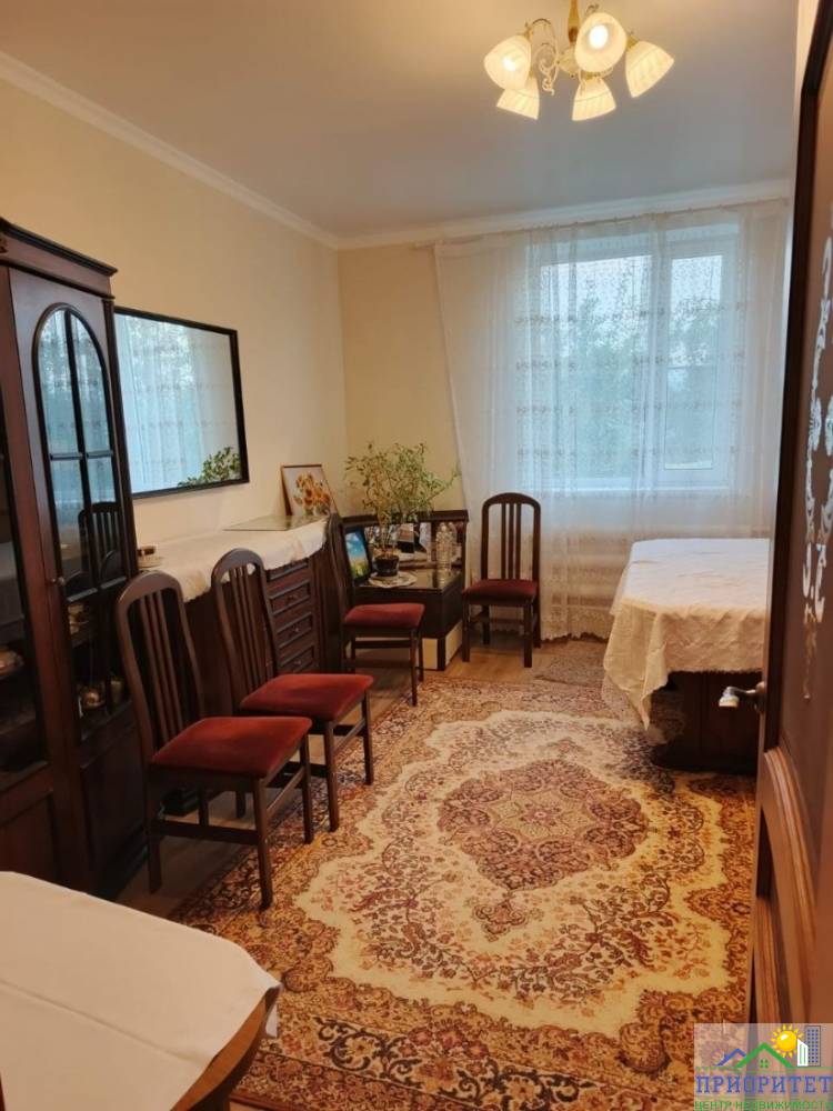 photo_5345775232049943592_y