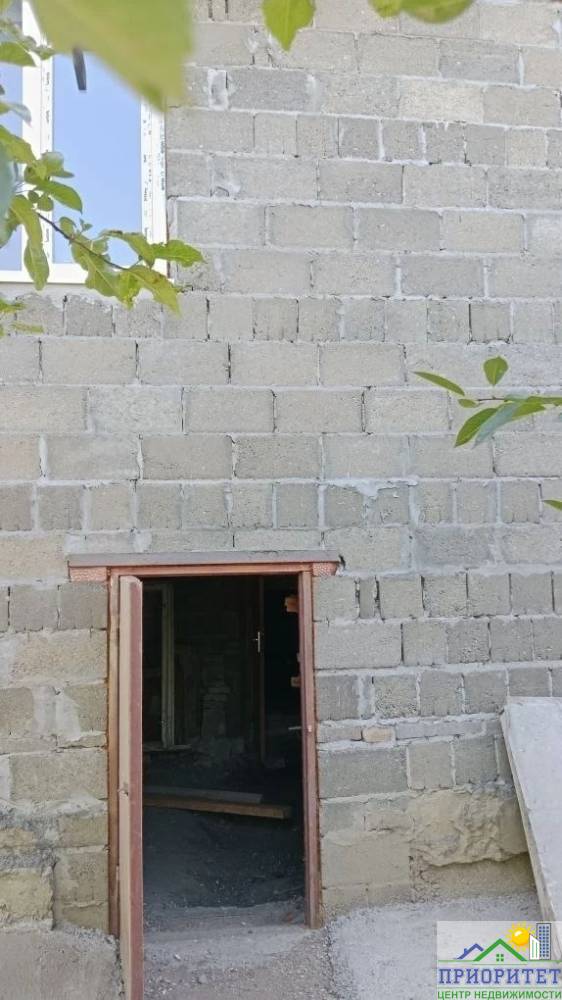 photo_5357395321903846423_y