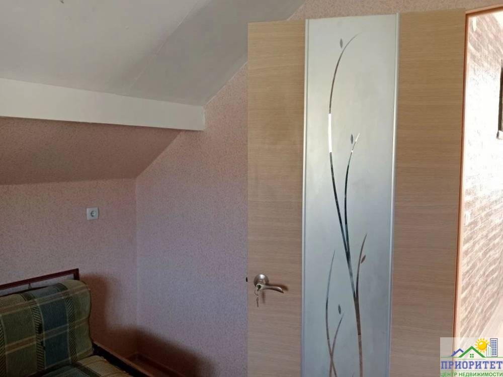 photo_5357395321903846419_y