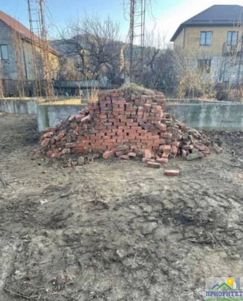 photo_5357395321903846926_y