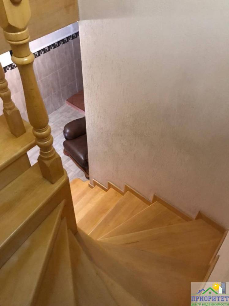 photo_5352673275944834639_y