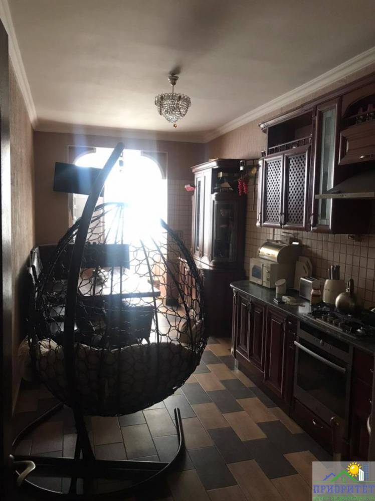 photo_5357159347810670785_y