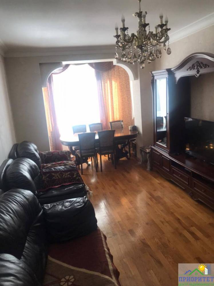 photo_5357159347810670789_y