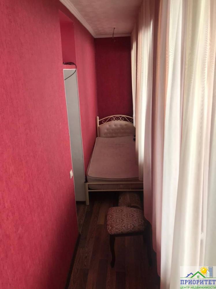 photo_5357159347810670793_y