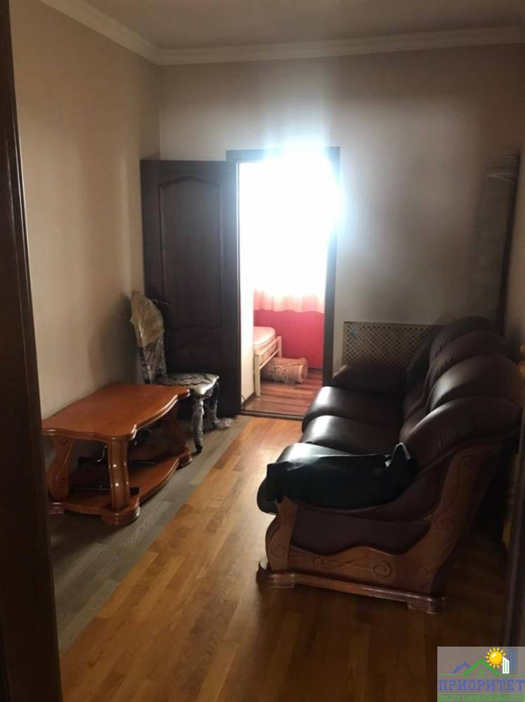 photo_5357159347810670794_y