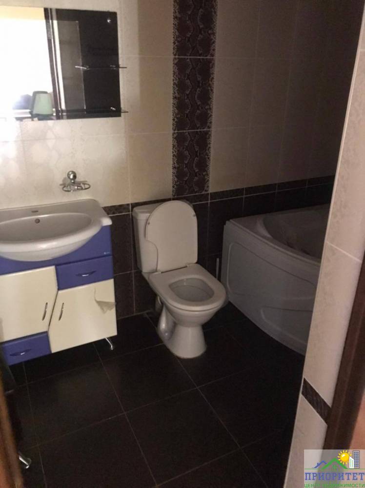 photo_5357159347810670802_y