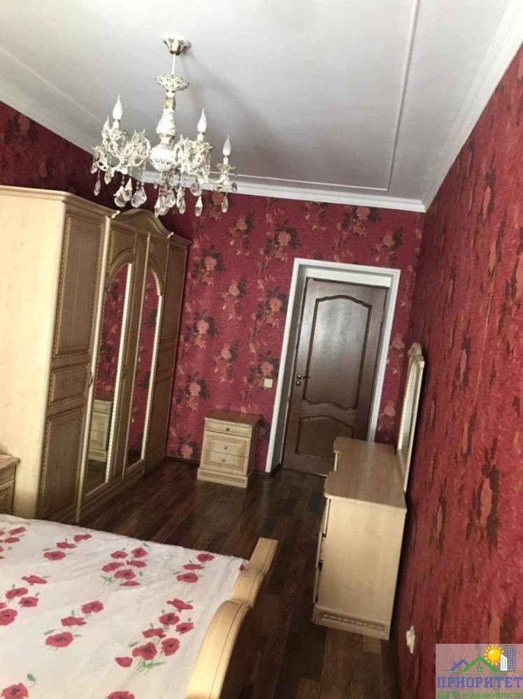 photo_5357159347810670808_y