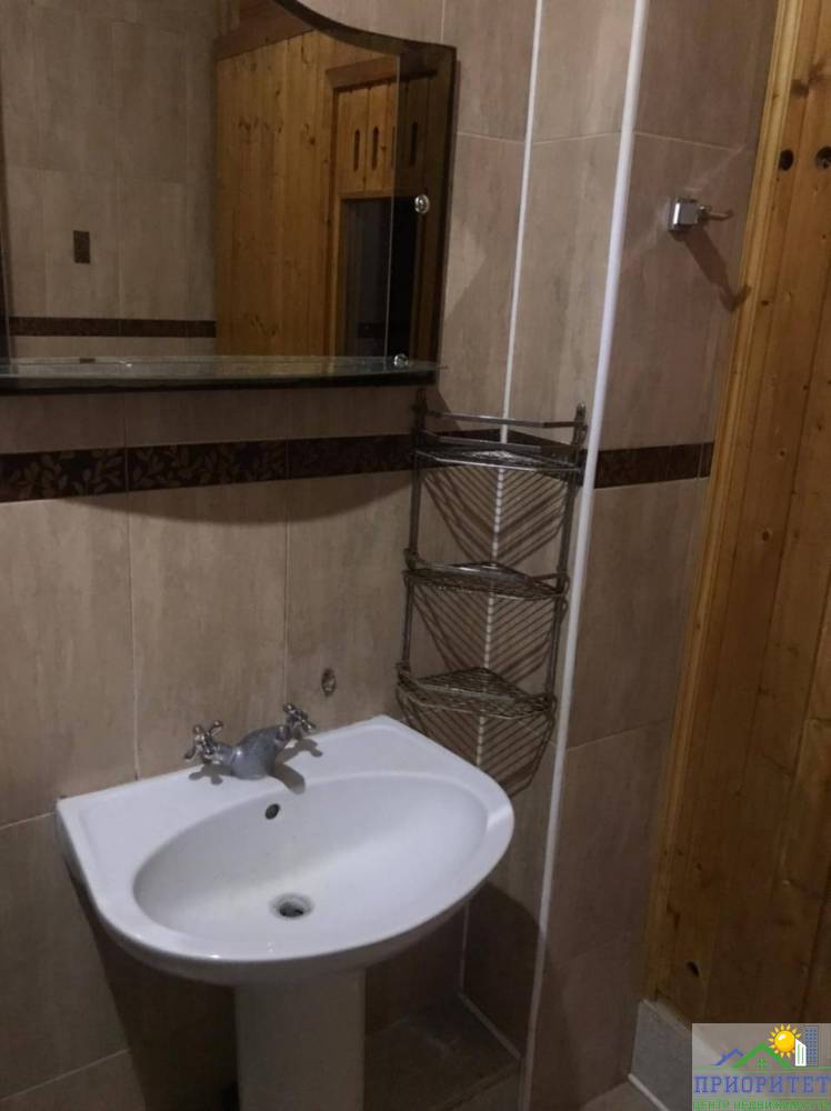 photo_5357159347810670780_y