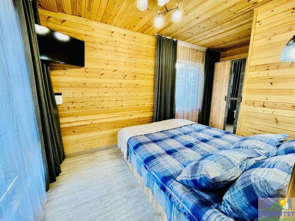 photo_5350808697497656082_y