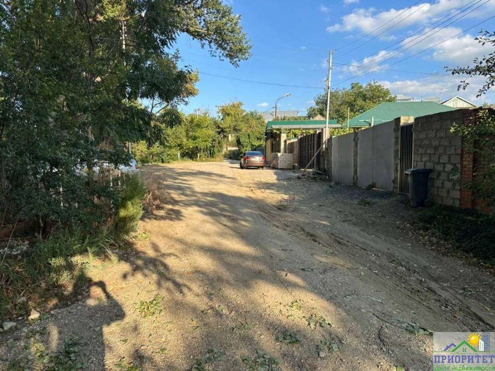 photo_5350808697497656092_y