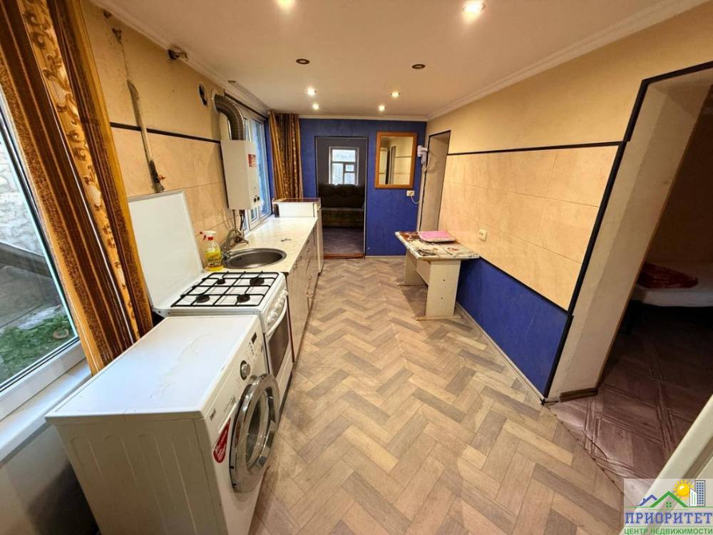 photo_5350808697497656099_y